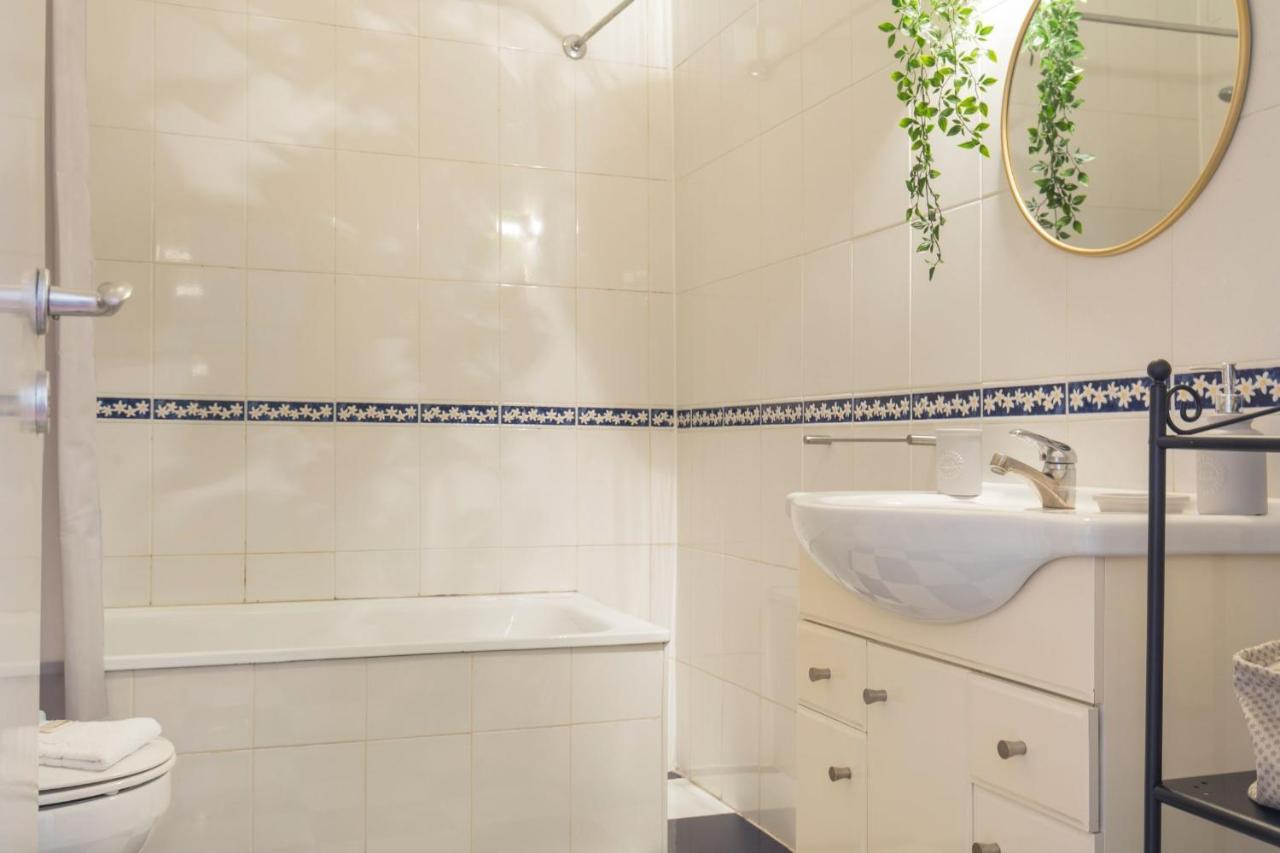 Appartement Charming Chiado 2Bedr W/Balcony And View à Lisboa Extérieur photo